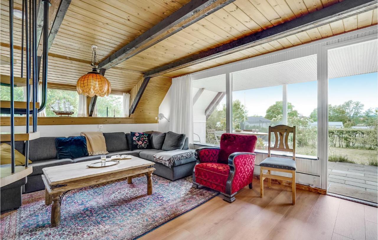 Amazing Home In Logstrup With Kitchen Dış mekan fotoğraf